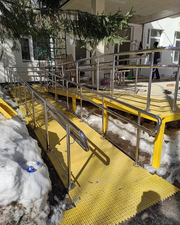 Ограждение пандуса из нержавеющей стали