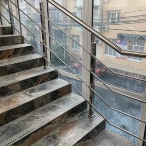 Ограждение из нержавейки с квадратными стойками